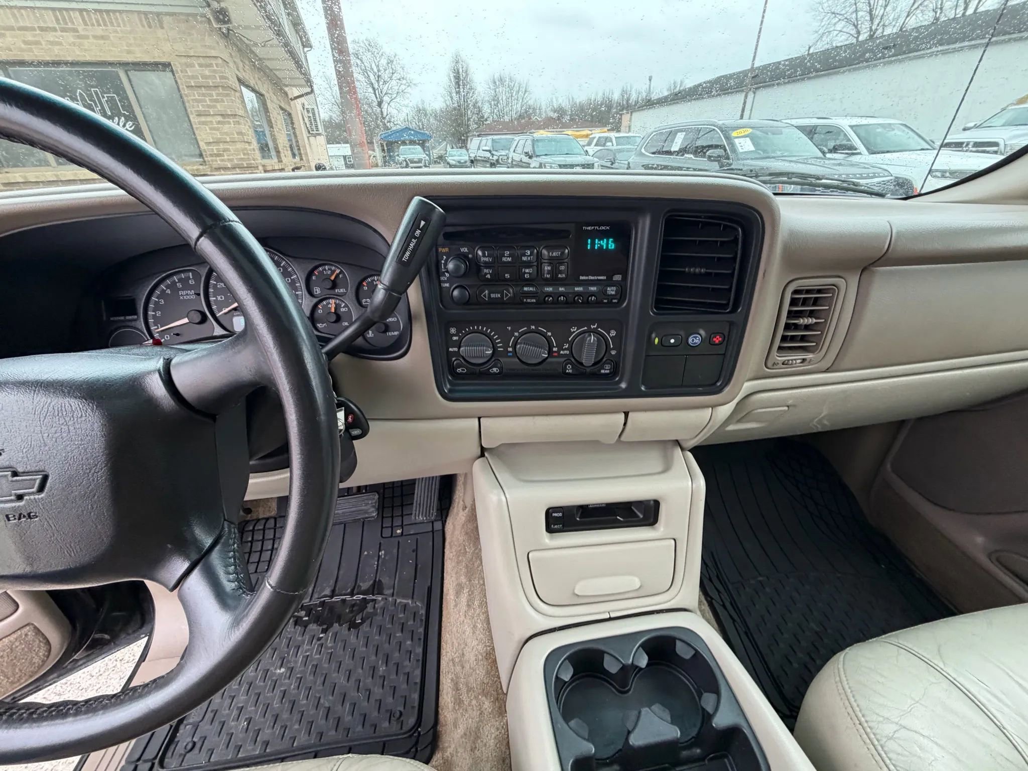 Used 2002 Chevrolet Tahoe LT image 24