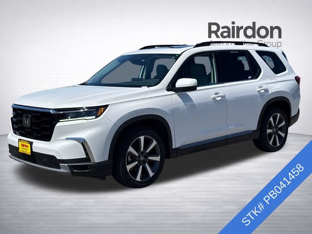 Used 2023 Honda Pilot Touring image 3