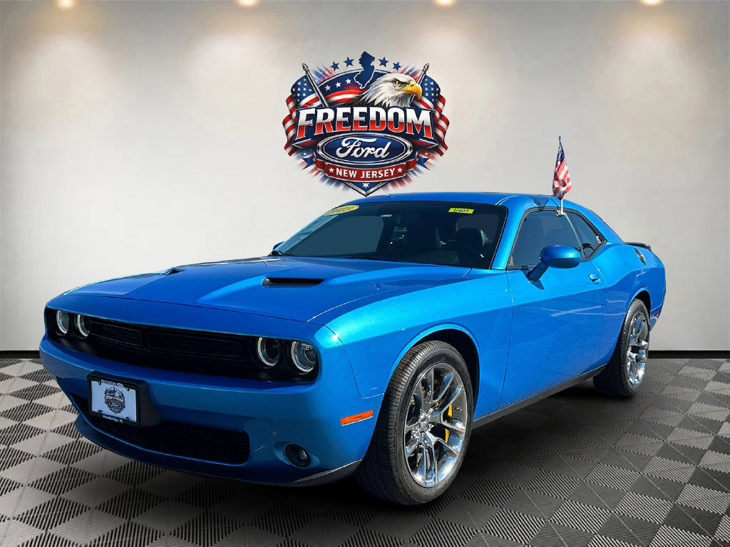 Used 2023 Dodge Challenger SXT w/ Blacktop Package RWD image 2