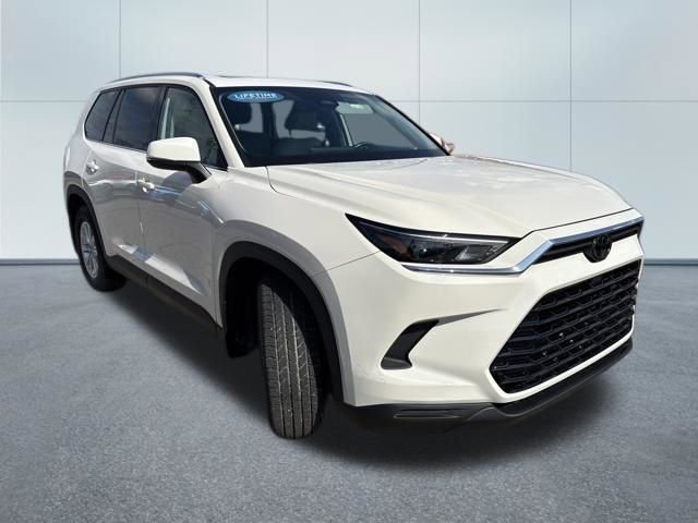 Used 2024 Toyota Grand Highlander XLE image 8