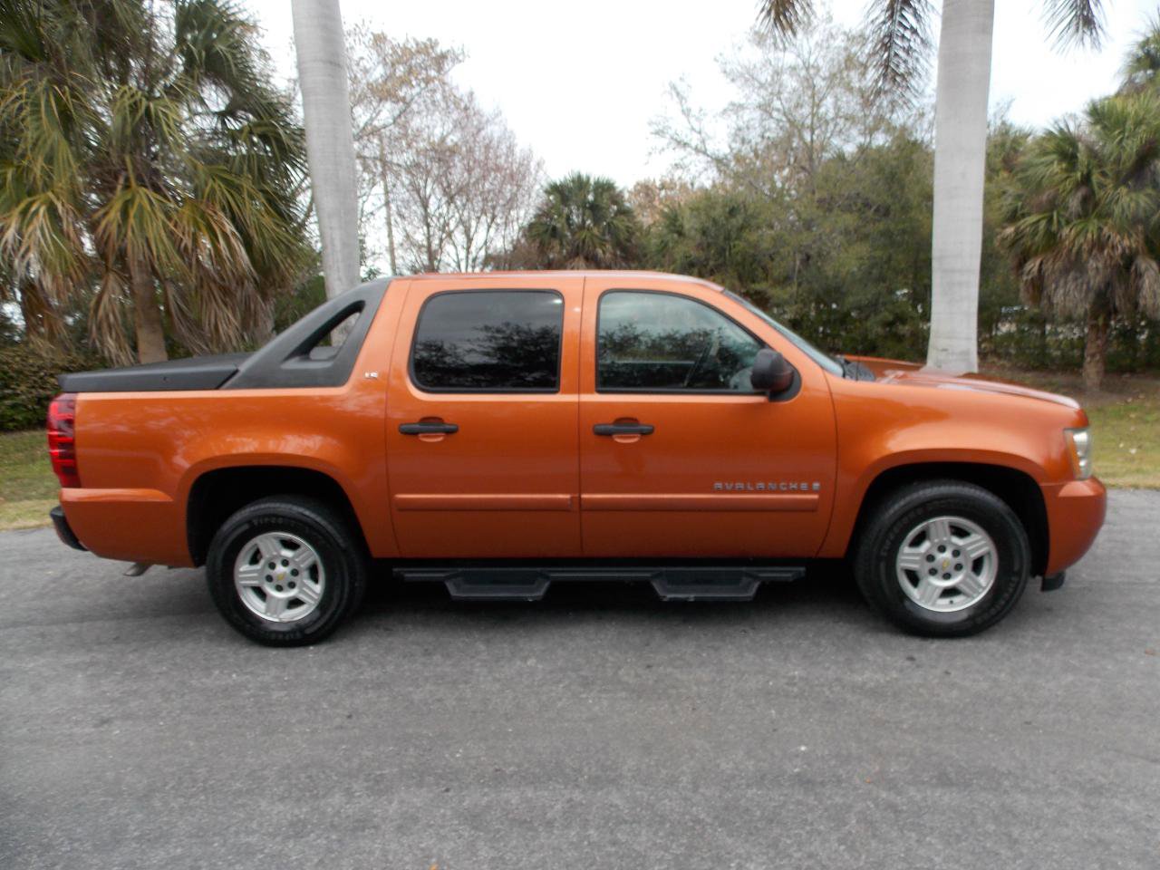 Used 2007 Chevrolet Avalanche LS image 9