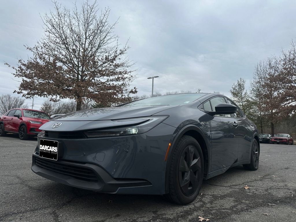Used 2024 Toyota Prius LE image 32