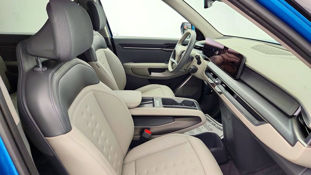 Used 2026 Kia EV9 Wind image 25