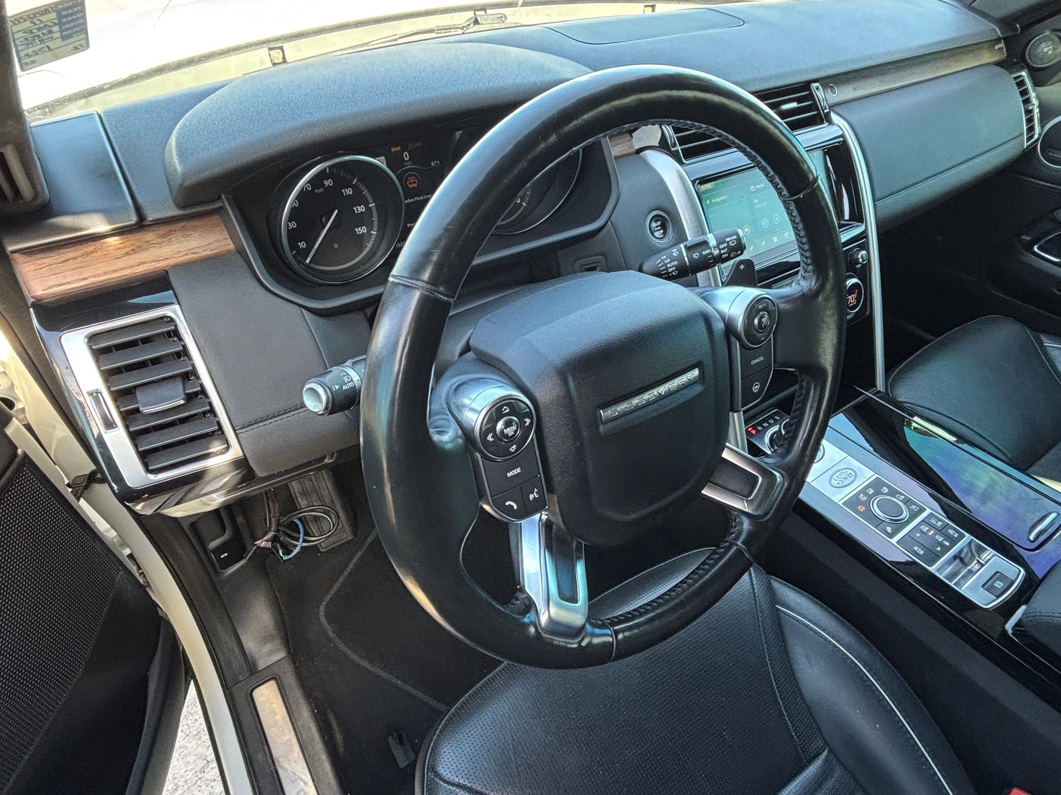 Used 2017 Land Rover Discovery HSE image 12