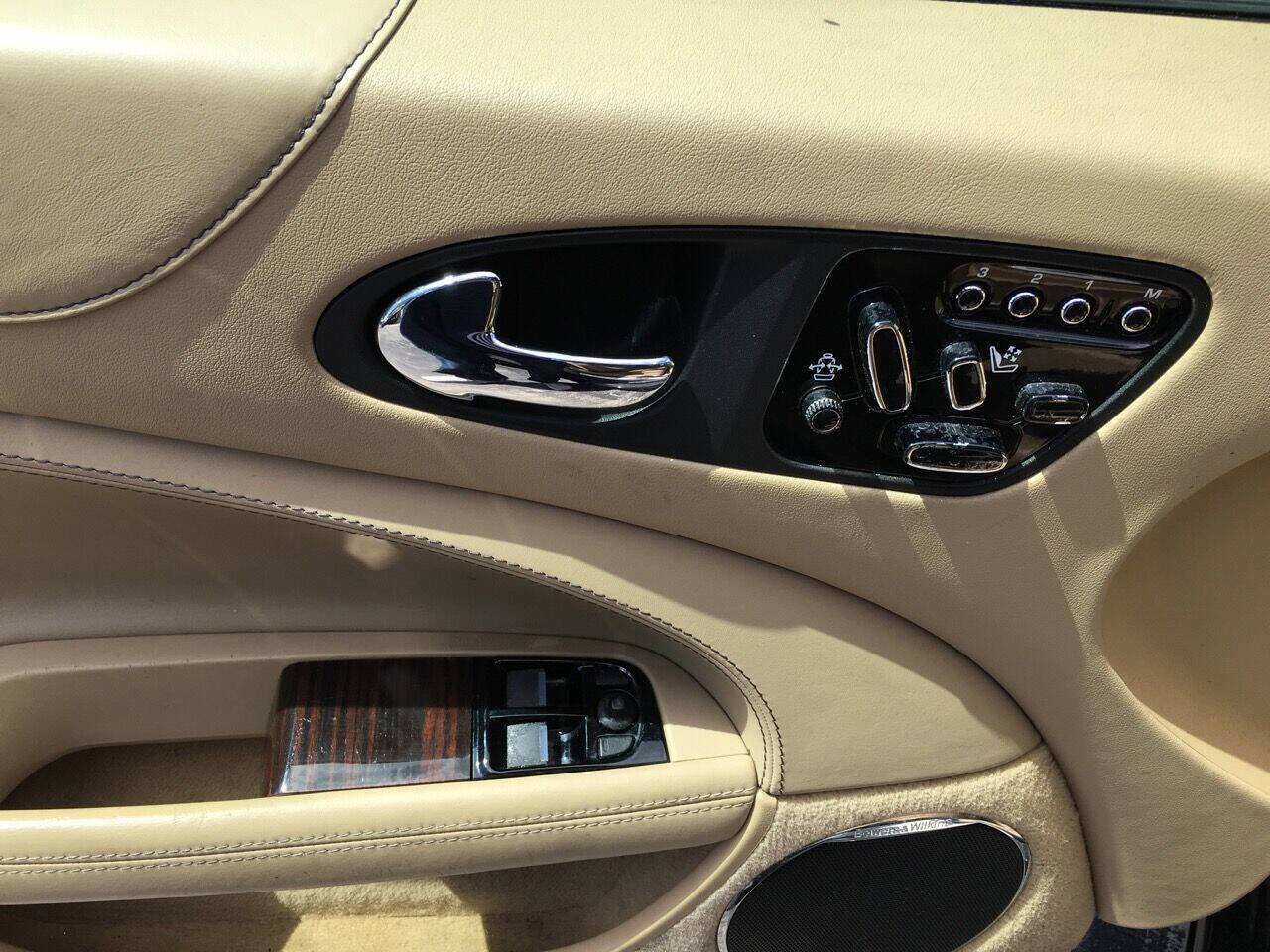Used 2013 Jaguar XK Coupe RWD image 31