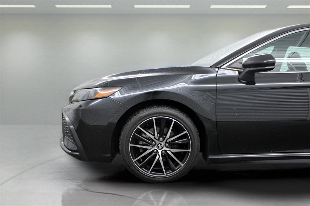 Used 2021 Toyota Camry SE image 33