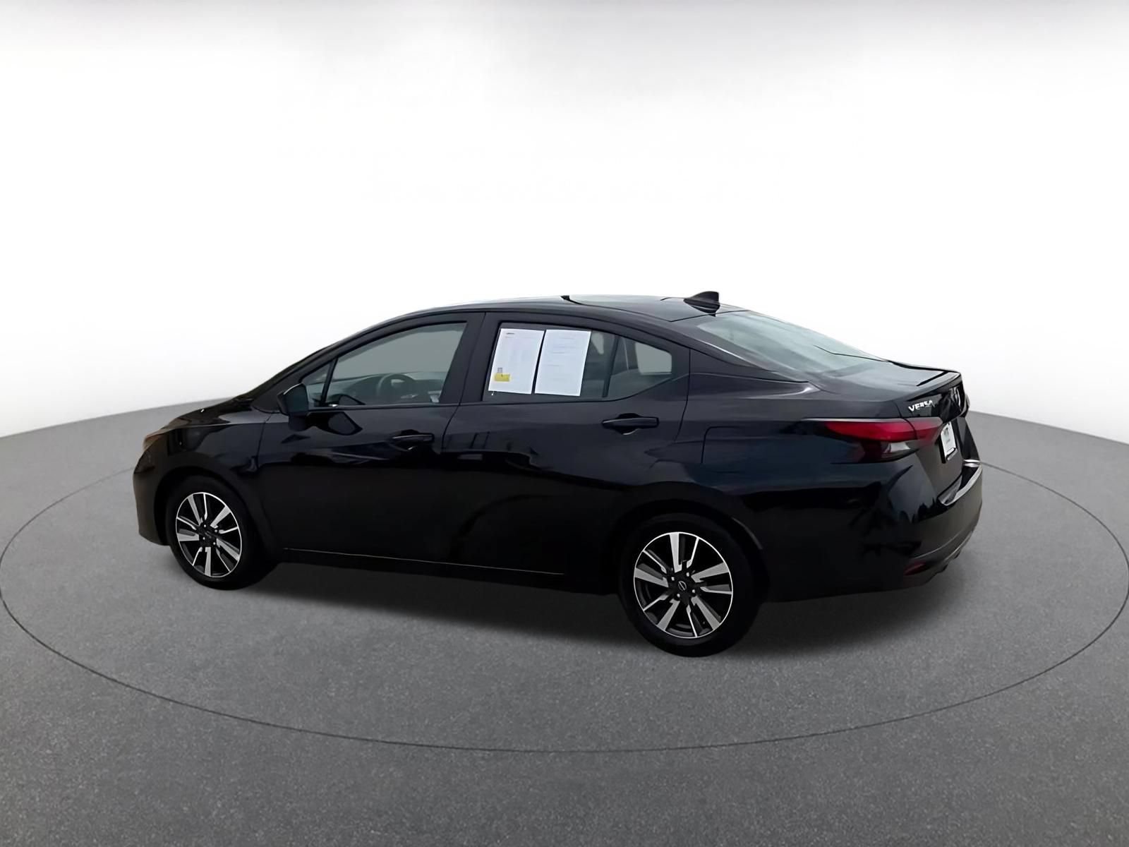Used 2025 Nissan Versa SV FWD image 9