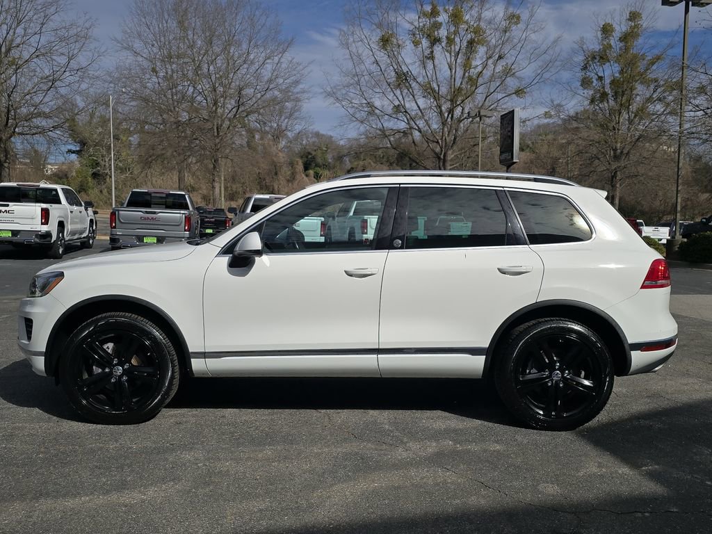 Used 2017 Volkswagen Touareg Wolfsburg Edition image 6