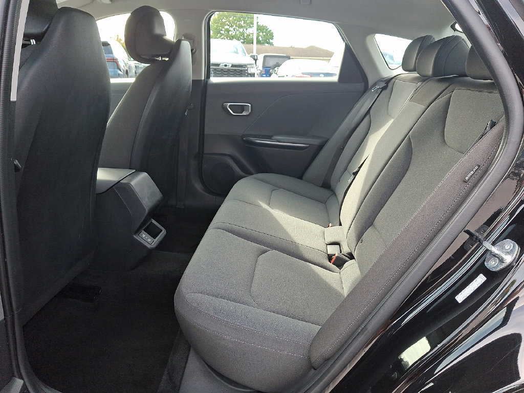 Used 2025 Kia K4 FWD image 12