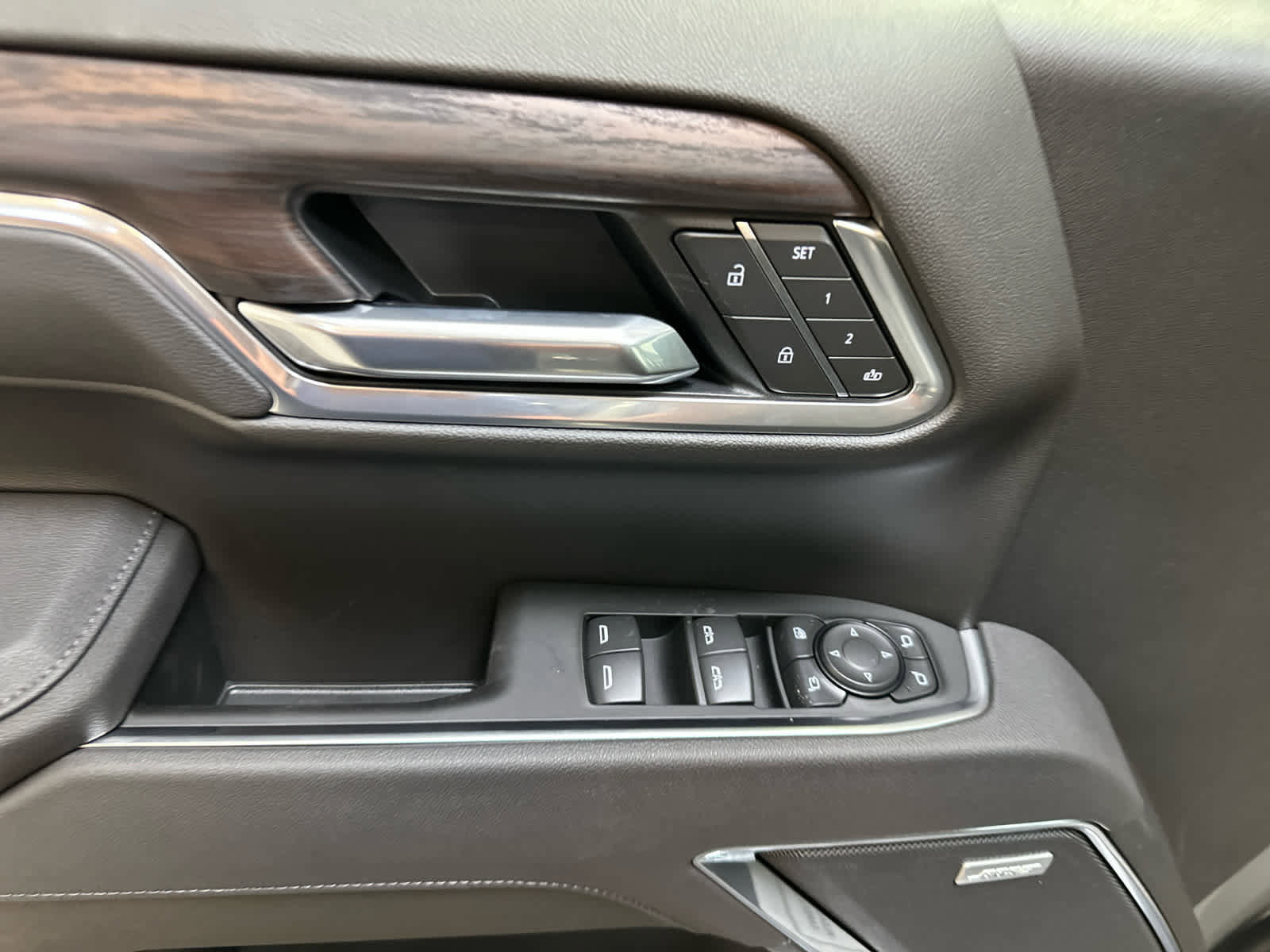 New 2026 GMC Sierra 1500 SLT w/ SLT Convenience Package image 19