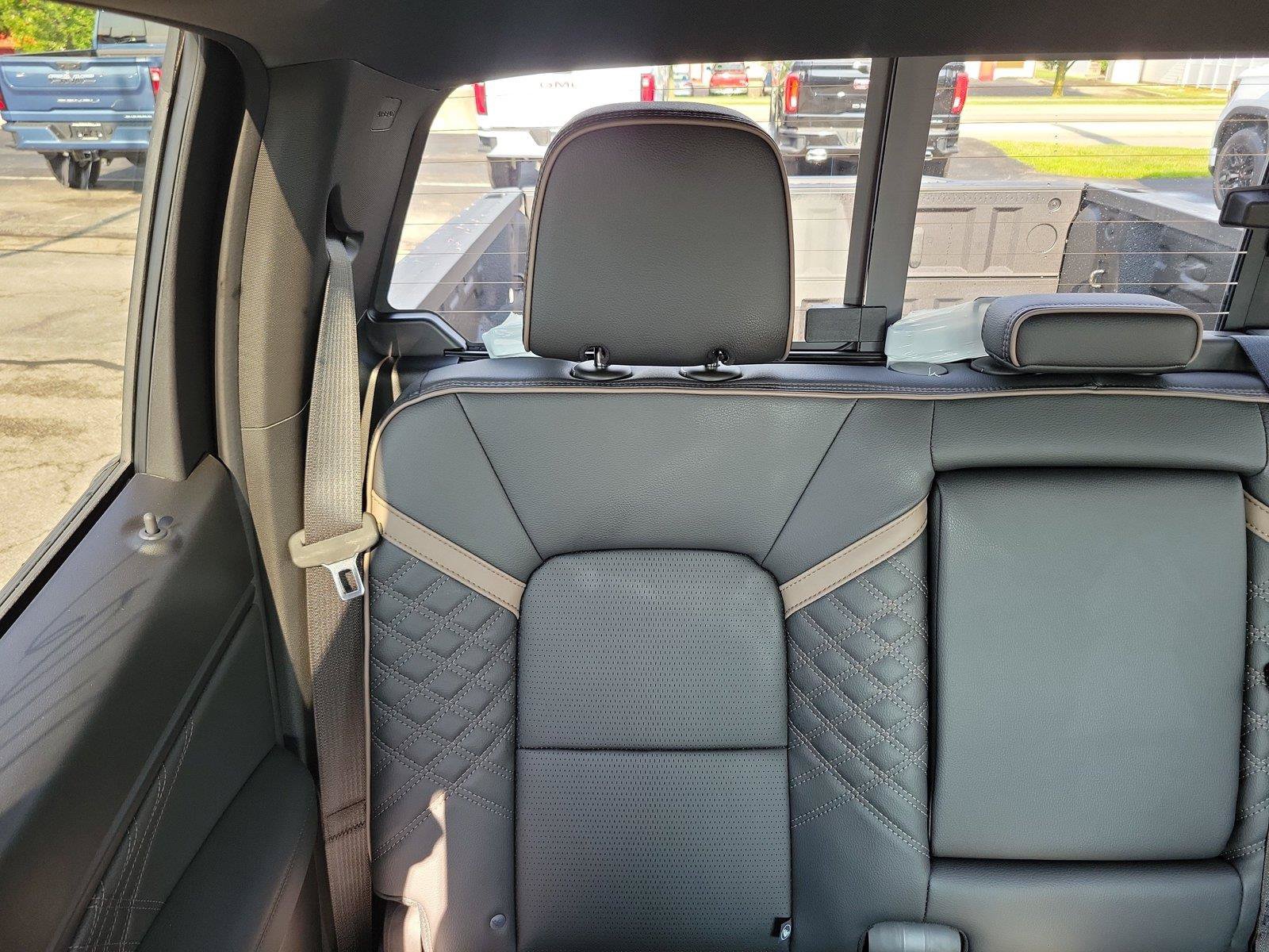 New 2026 GMC Canyon Denali AWD/4WD image 11