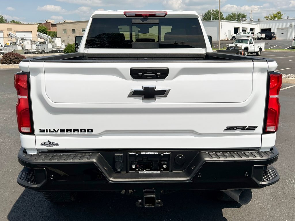 Used 2024 Chevrolet Silverado 2500 ZR2 w/ Technology Package image 12