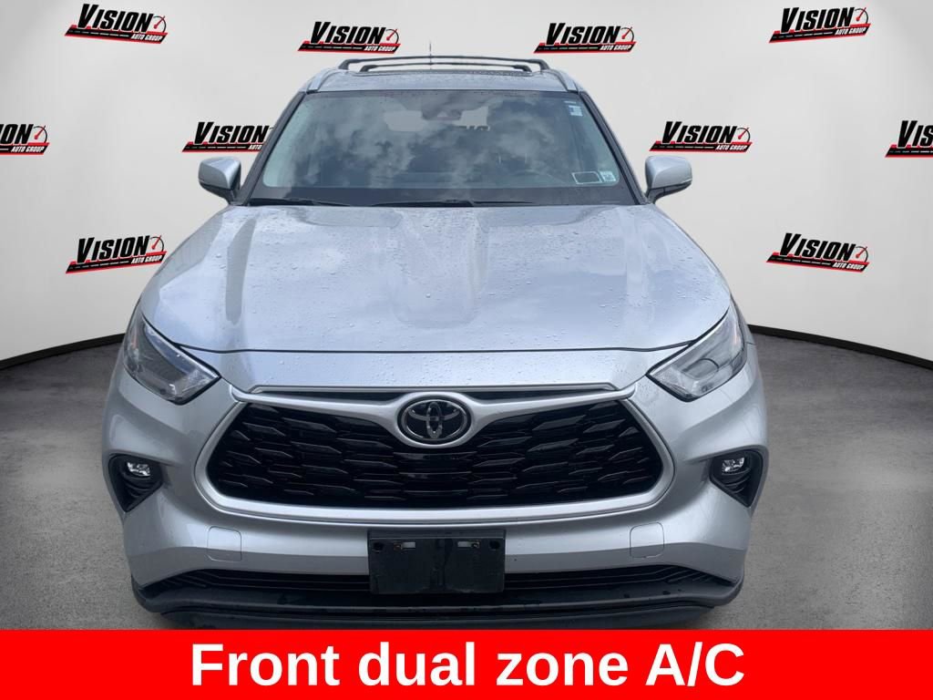 Used 2023 Toyota Highlander XLE AWD/4WD image 5