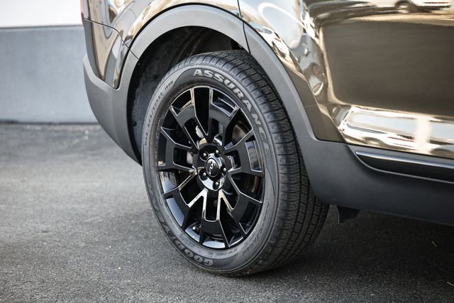 Used 2022 Kia Telluride EX w/ EX Premium Package image 5