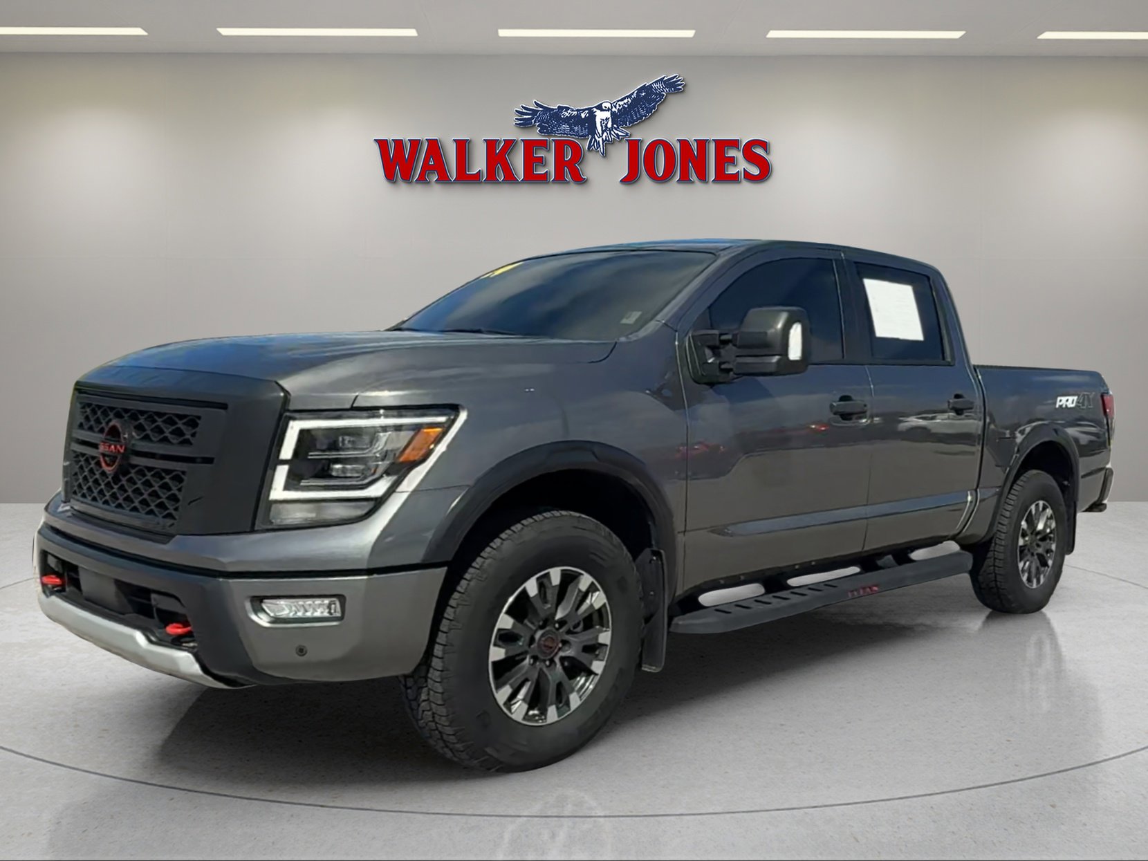 Used 2024 Nissan Titan PRO-4X image 7