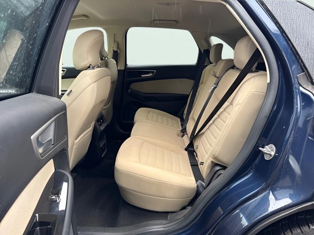 Used 2017 Ford Edge SEL w/ Cargo Accessory Package AWD/4WD image 8