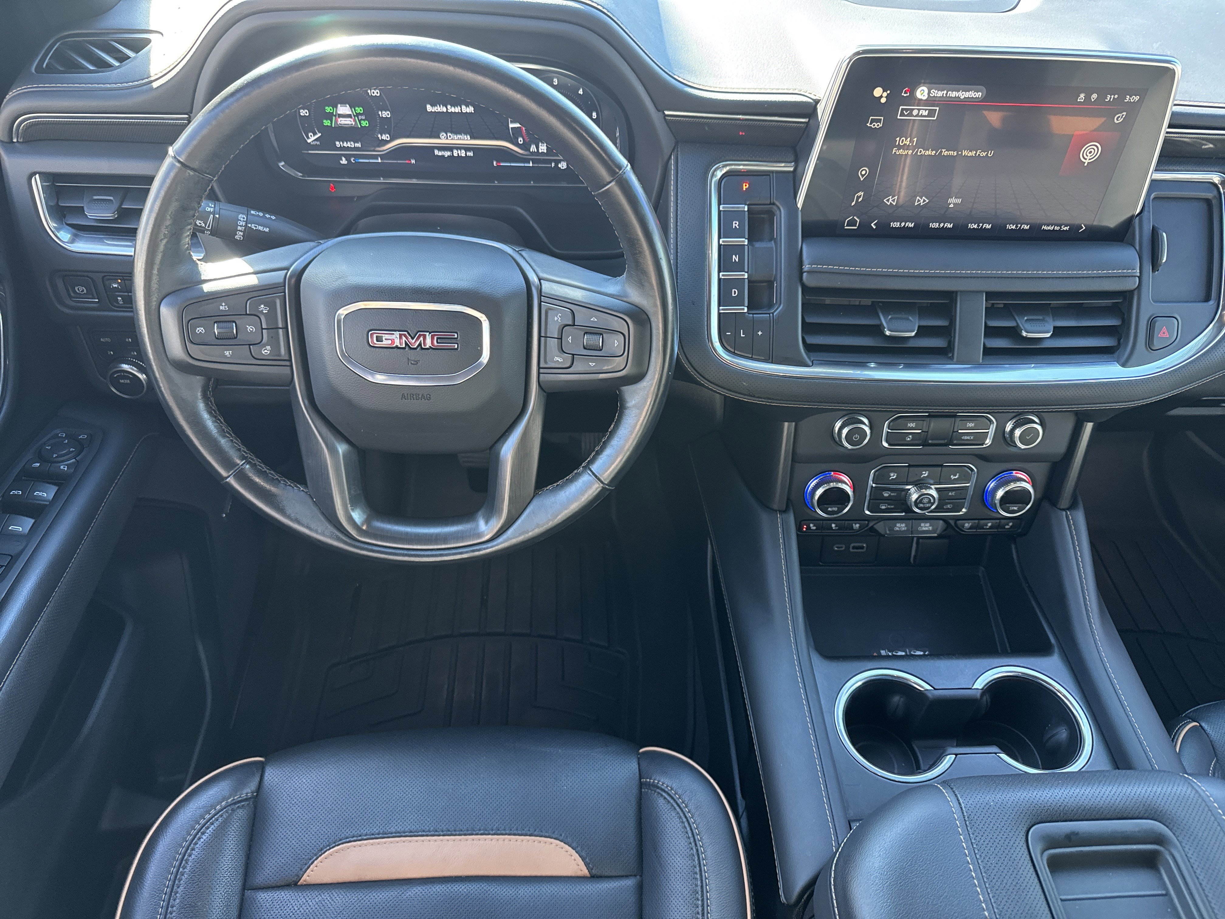 Used 2023 GMC Yukon AT4 w/ AT4 Premium Package image 18