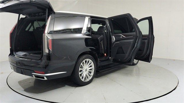 Certified 2023 Cadillac Escalade Premium Luxury w/ Performance Package image 10