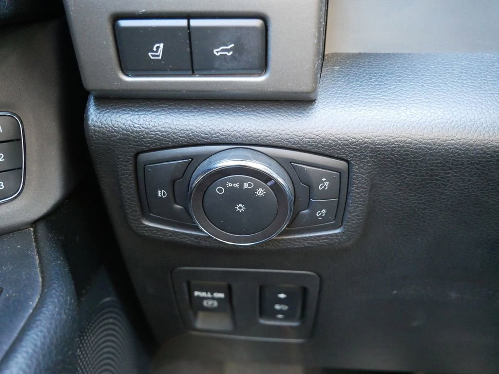 Used 2018 Ford Expedition Max XLT w/ Equipment Group 202A AWD/4WD image 29