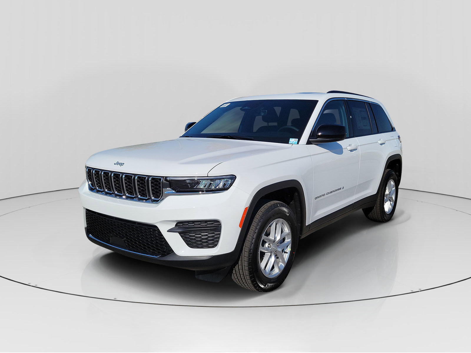 New 2025 Jeep Grand Cherokee Laredo X image 2