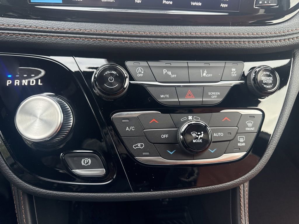 New 2026 Chrysler Pacifica Pinnacle image 27