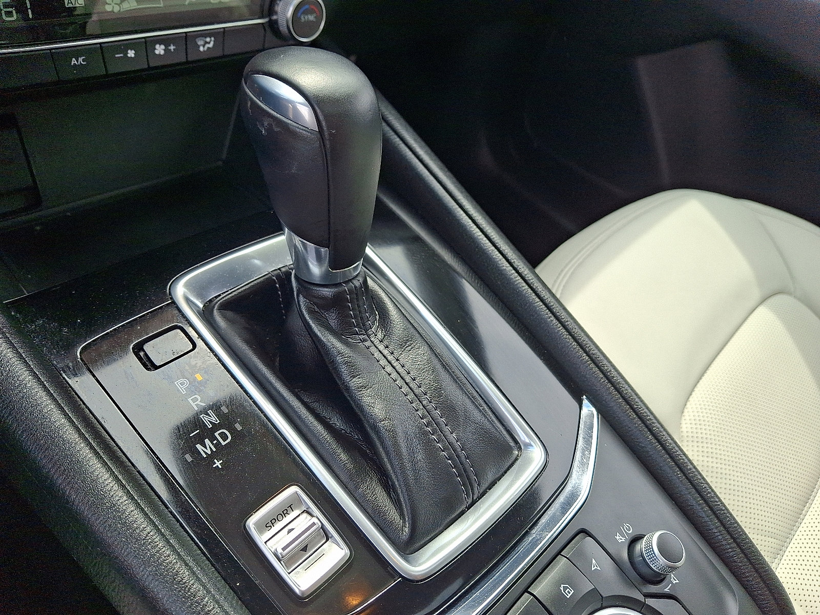 Used 2024 MAZDA CX-5 AWD 2.5 S w/ Preferred Package image 16