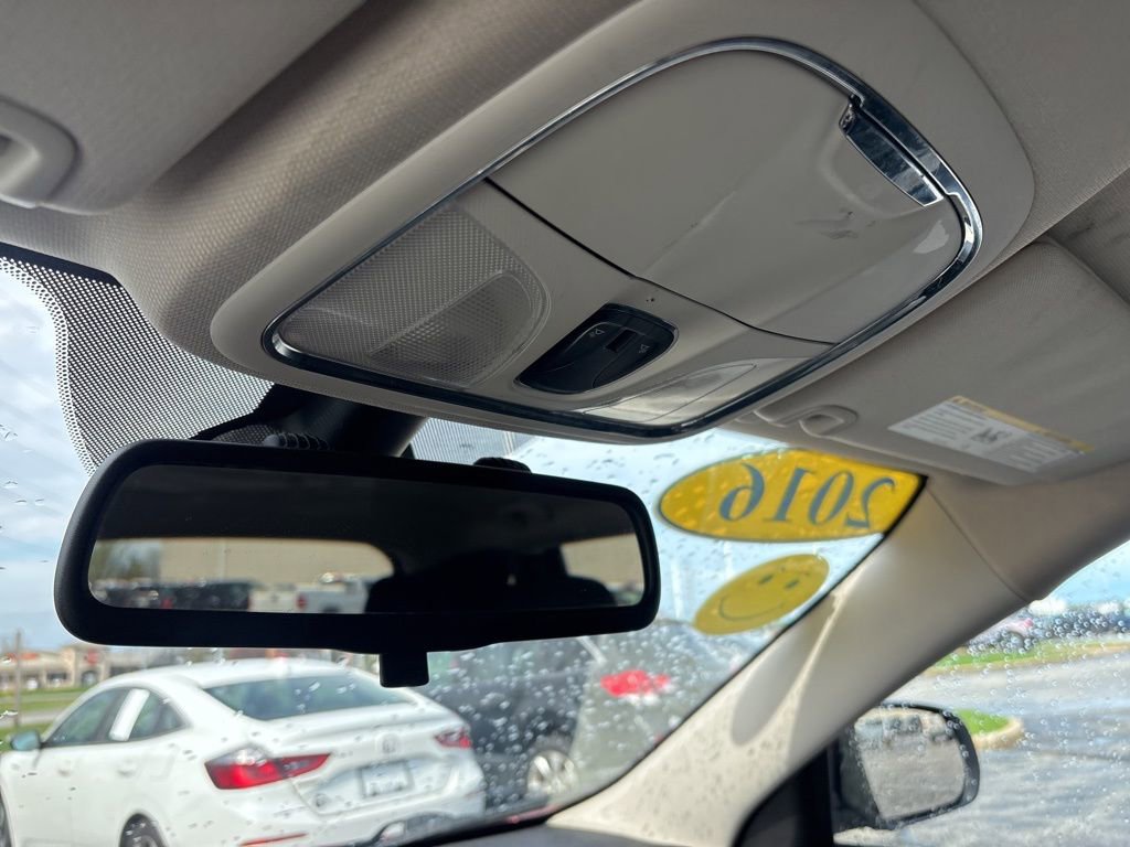 Used 2016 Jeep Cherokee Latitude image 32