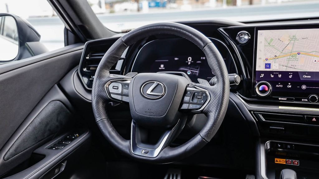 Used 2024 Lexus TX 500h AWD w/ Technology Package image 18