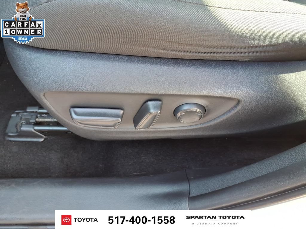 Used 2024 Toyota RAV4 XLE FWD image 17