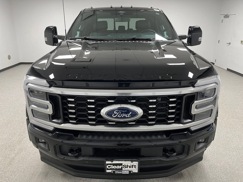 Used 2025 Ford F450 Platinum w/ FX4 Off-Road Package AWD/4WD image 3
