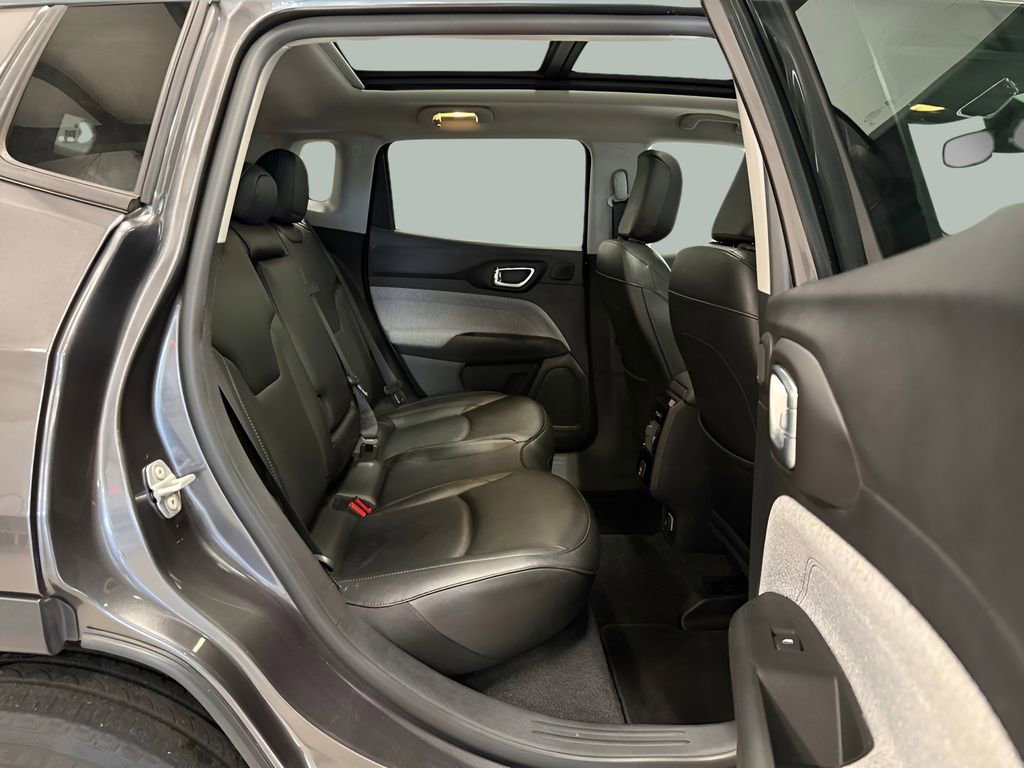 Used 2022 Jeep Compass Latitude w/ Sun and Sound Group image 28