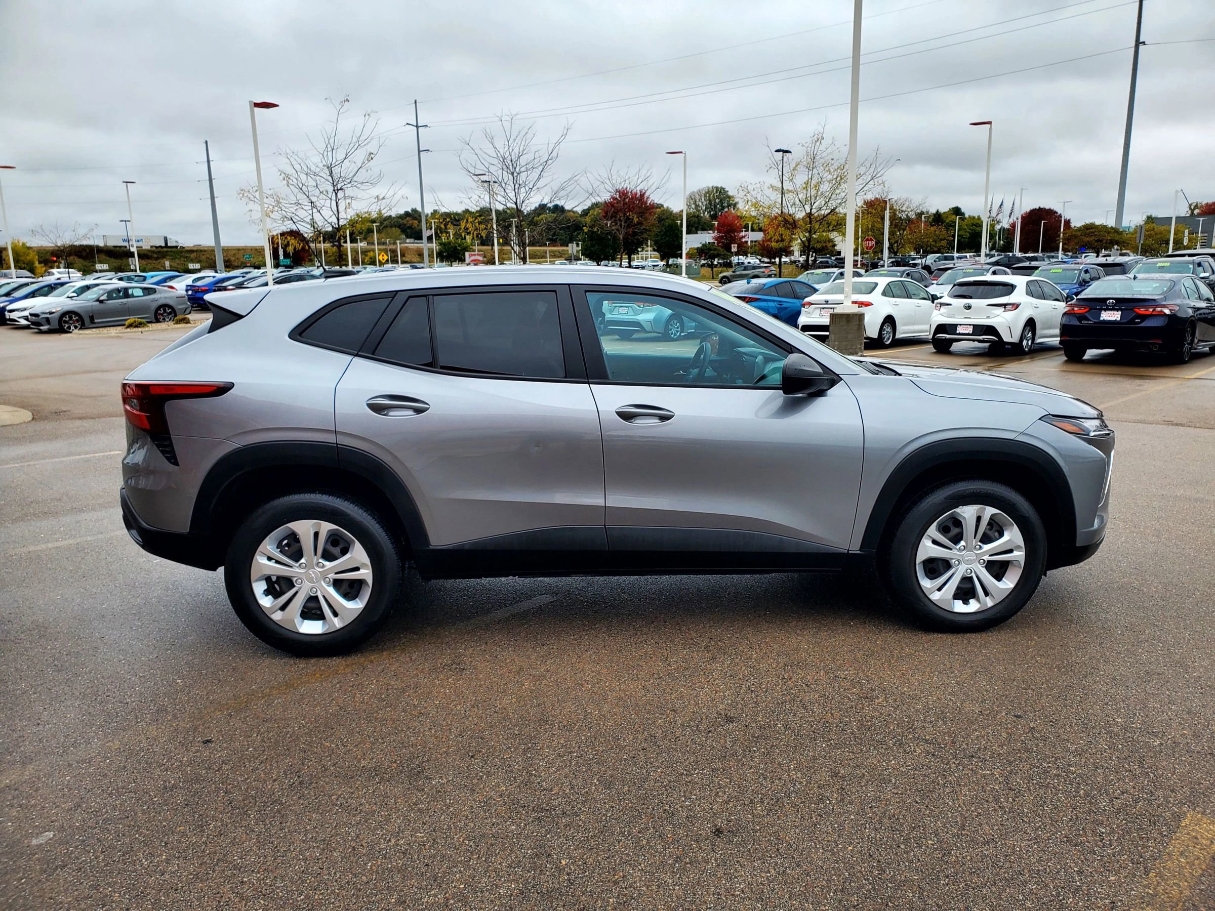 Used 2024 Chevrolet Trax LS w/ Driver Confidence Package image 4