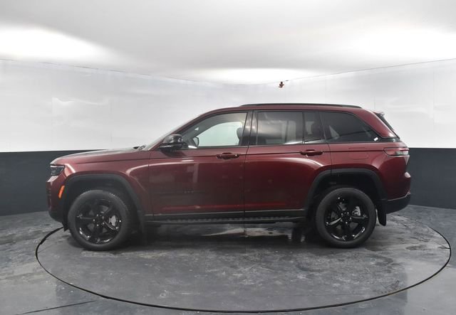 New 2025 Jeep Grand Cherokee Limited w/ Black Appearance Package image 5
