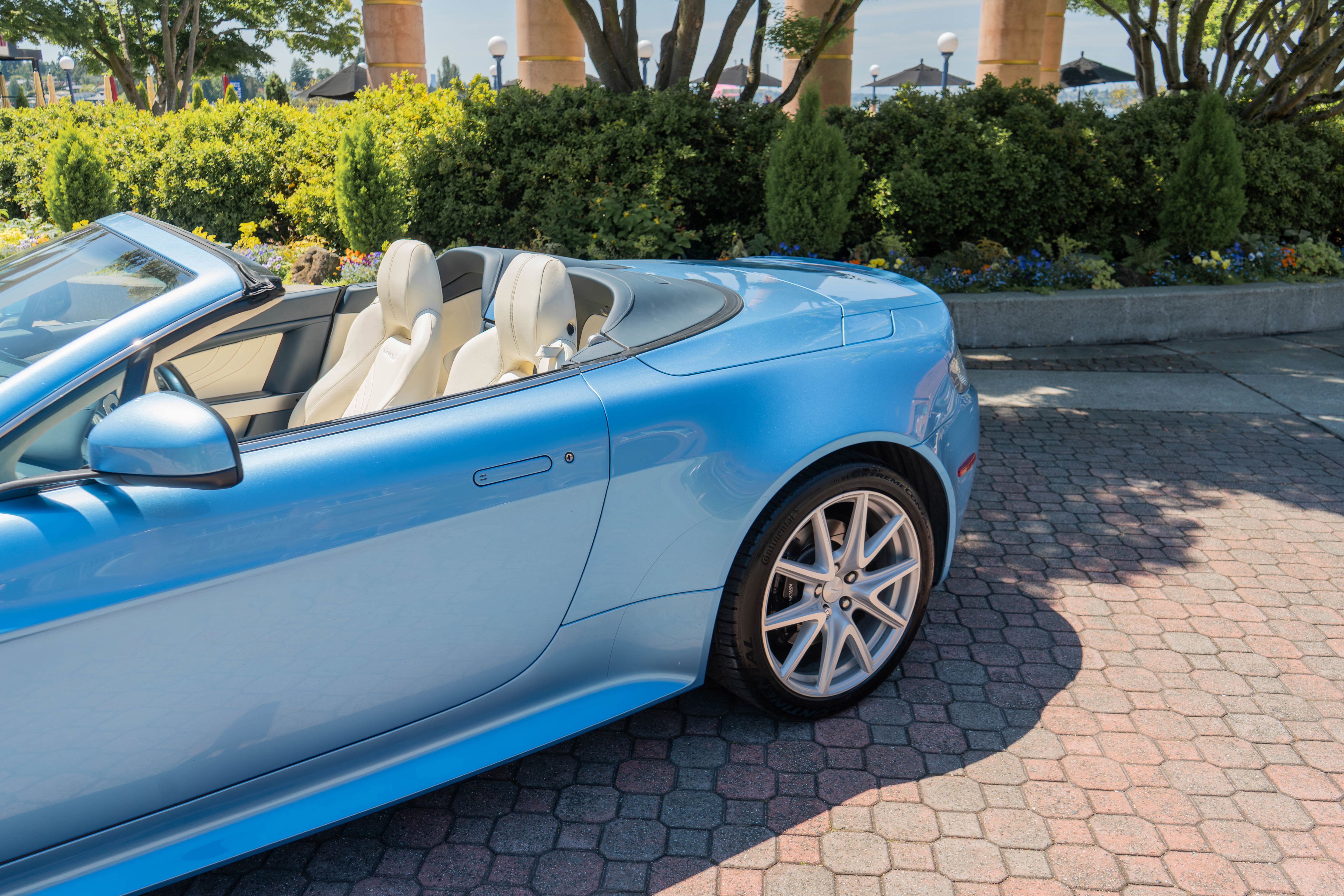 Used 2012 Aston Martin V8 Vantage S RWD image 34