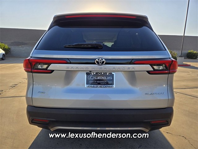 Used 2024 Toyota Grand Highlander Platinum image 5