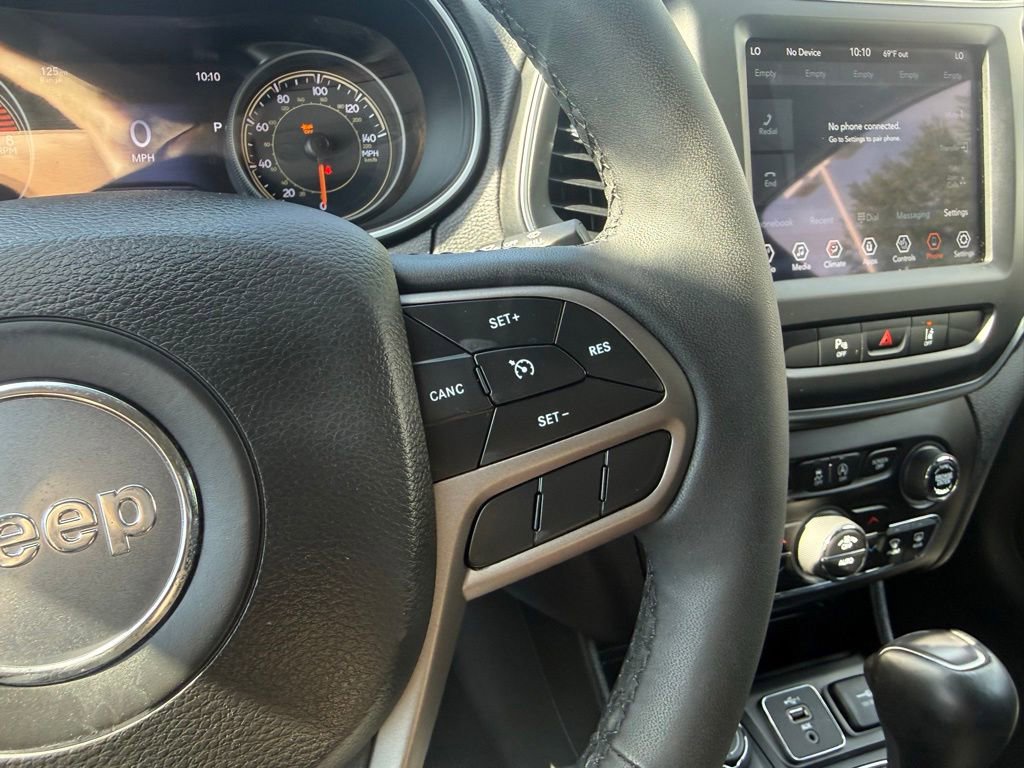 Used 2022 Jeep Cherokee Latitude Lux w/ Mopar Interior Package AWD/4WD image 17