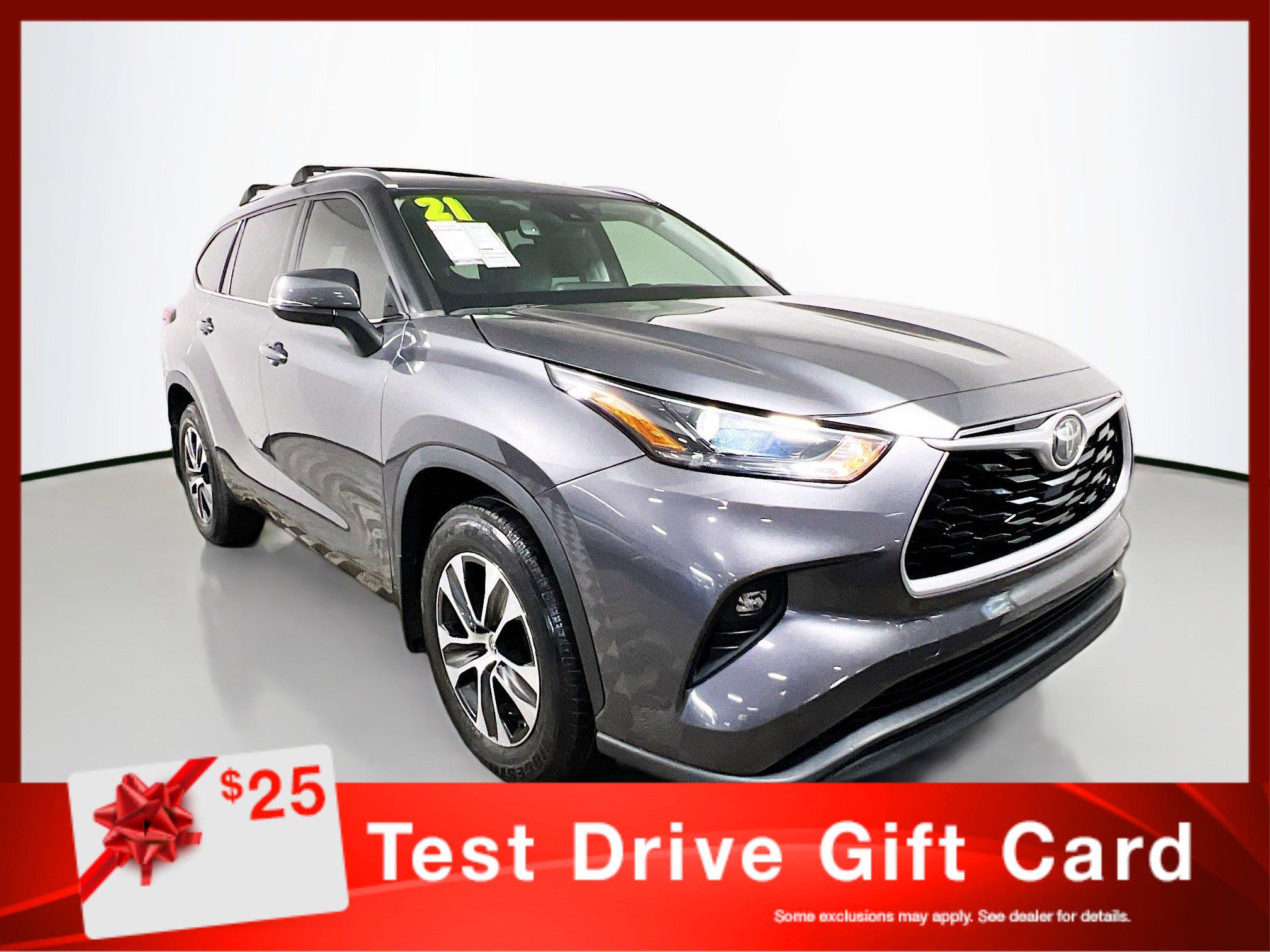 Used 2021 Toyota Highlander XLE image 1