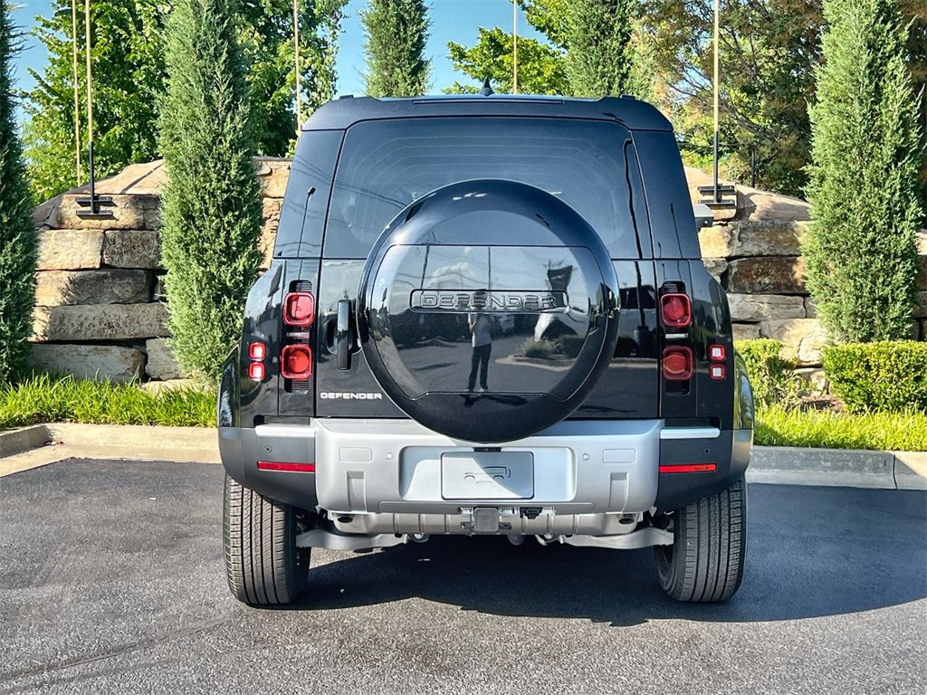 Used 2025 Land Rover Defender 110 S image 4