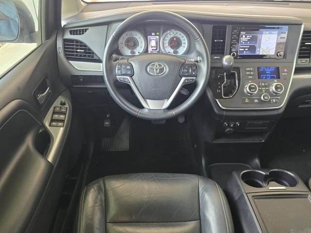 Used 2018 Toyota Sienna SE w/ SE Preferred Package FWD image 12