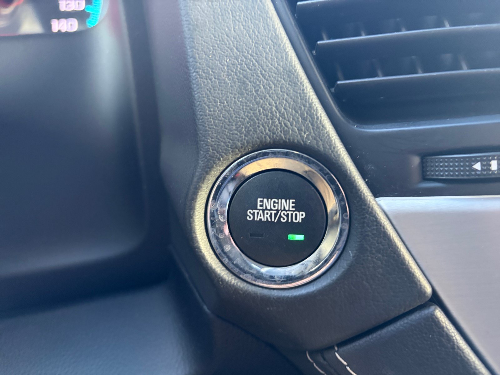 Used 2019 GMC Yukon Denali w/ Denali Ultimate Package AWD/4WD image 21