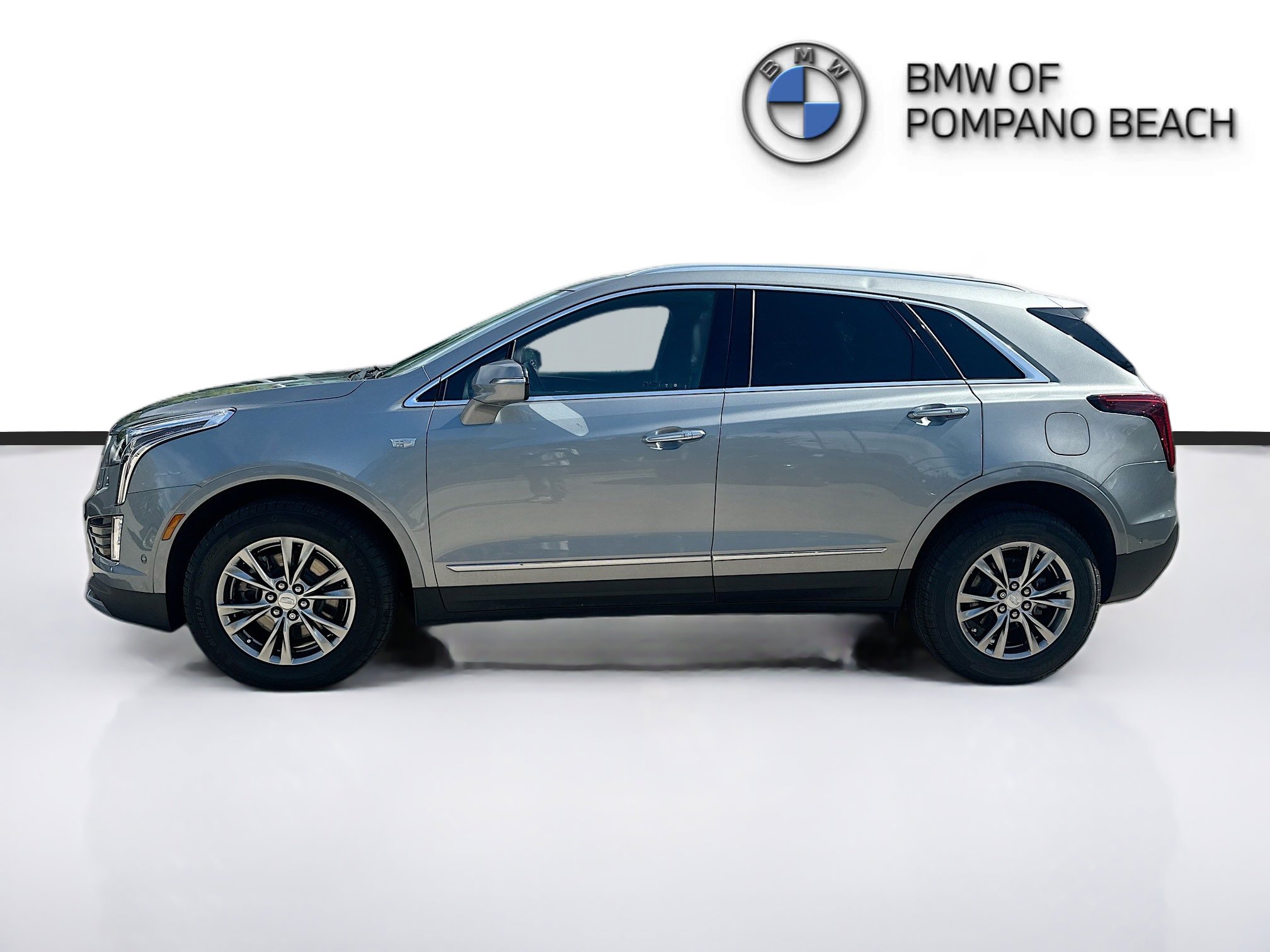 Used 2023 Cadillac XT5 Premium Luxury w/ Technology Package FWD image 4