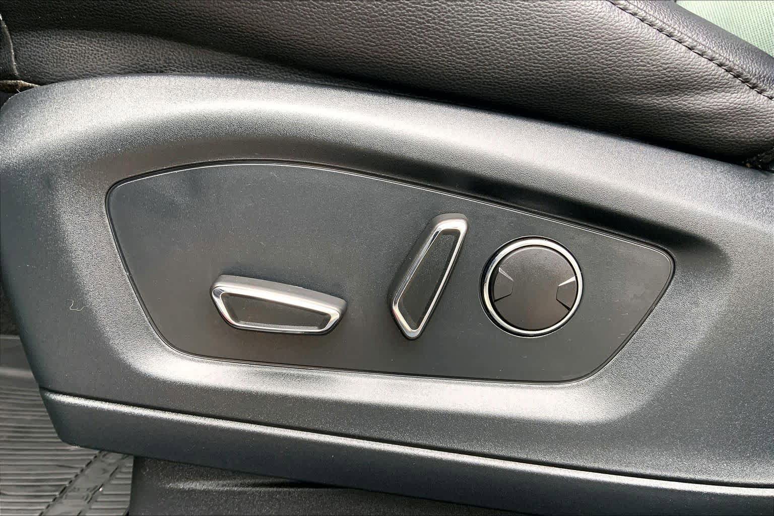 Used 2020 Ford Explorer ST AWD/4WD image 33