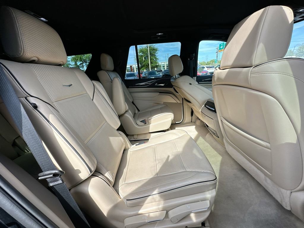 Used 2023 Cadillac Escalade Premium Luxury w/ Performance Package AWD/4WD image 27