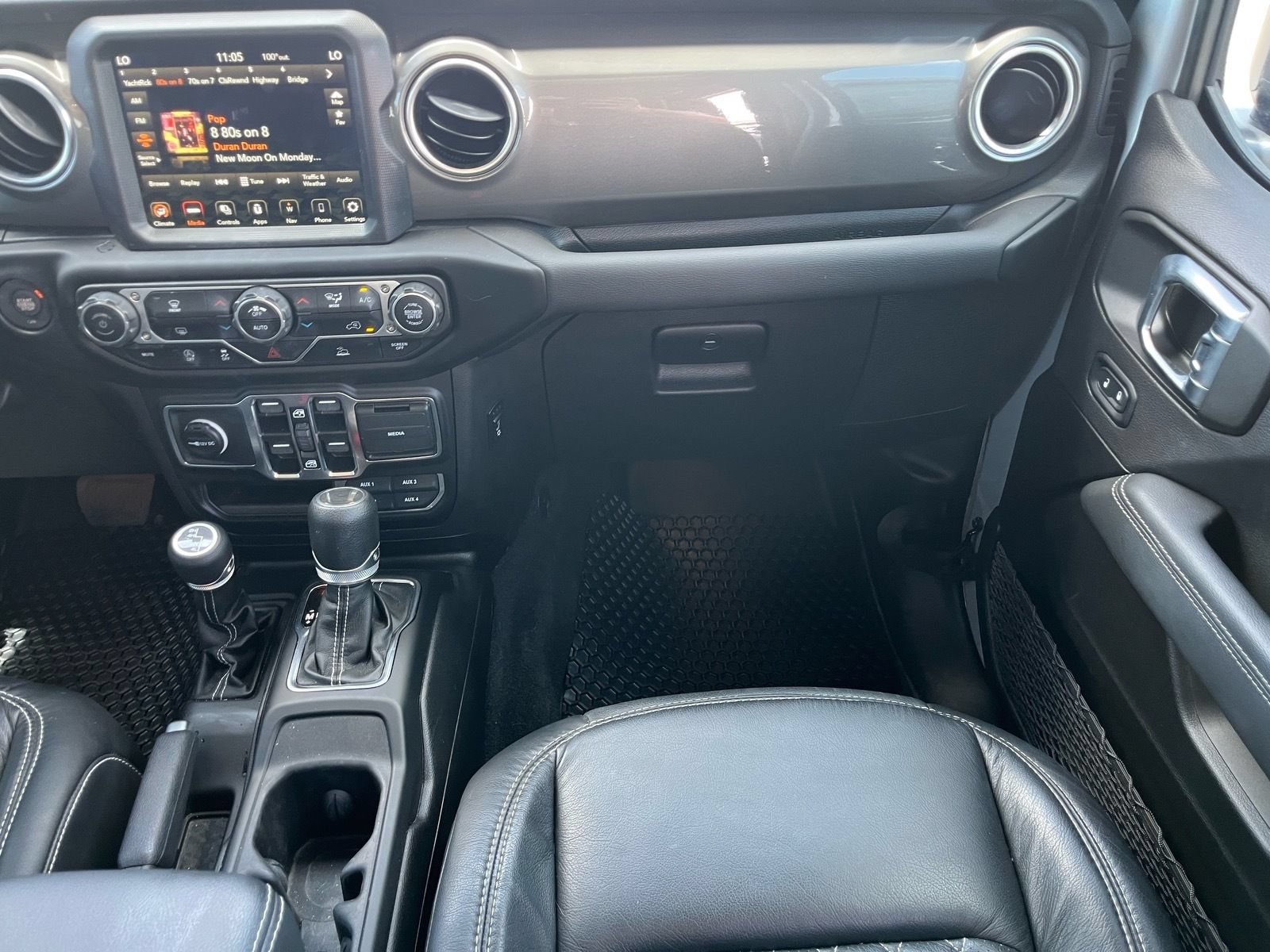 Used 2023 Jeep Wrangler Unlimited Sahara w/ LED Lighting Group AWD/4WD image 14