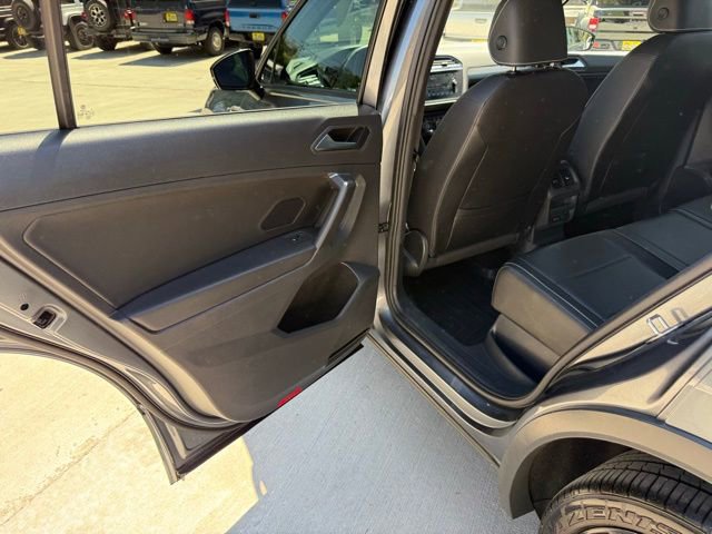 Used 2021 Volkswagen Tiguan SE R-Line AWD/4WD image 49