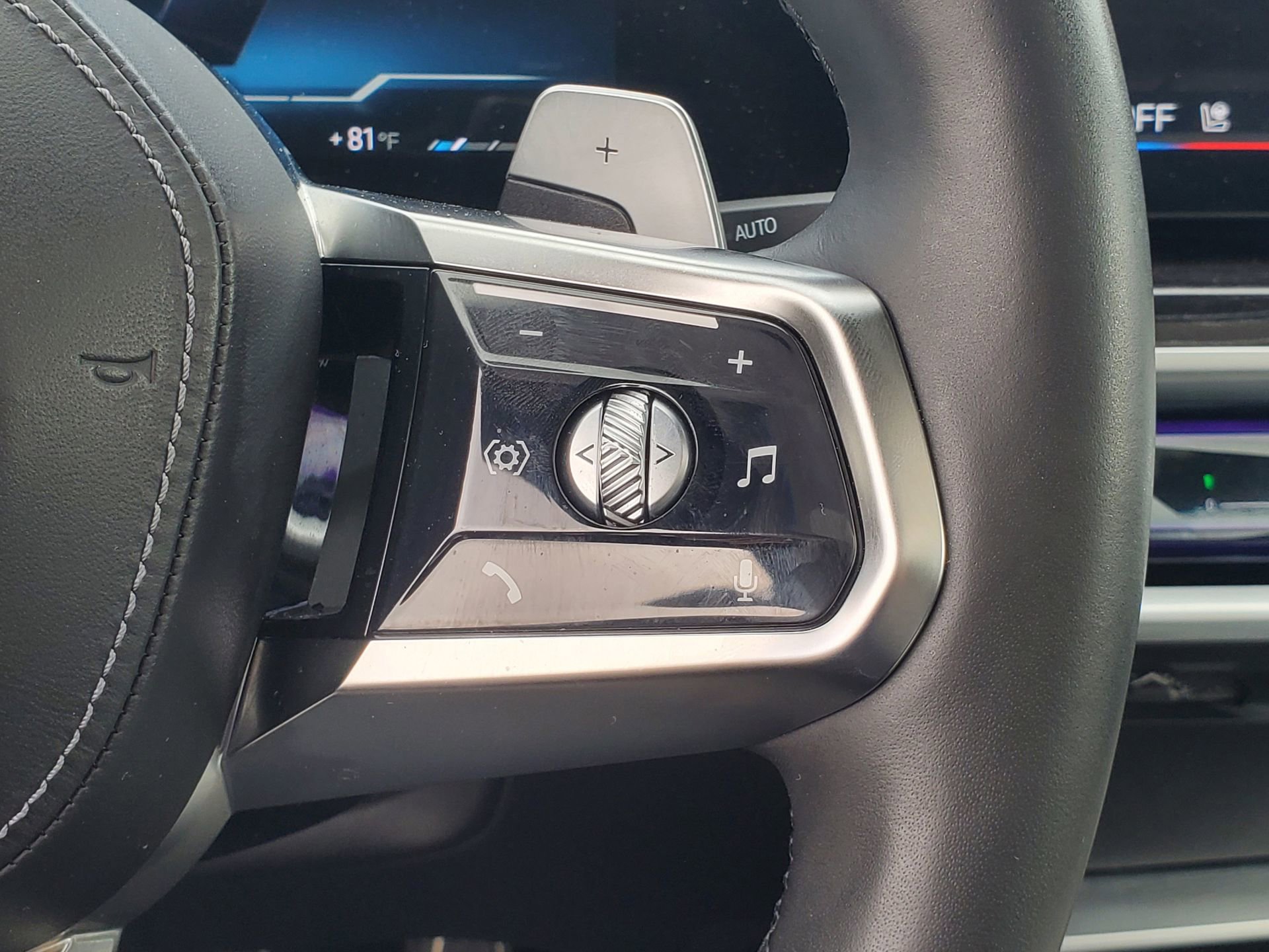 Used 2024 BMW 760i xDrive w/ Premium Package image 23