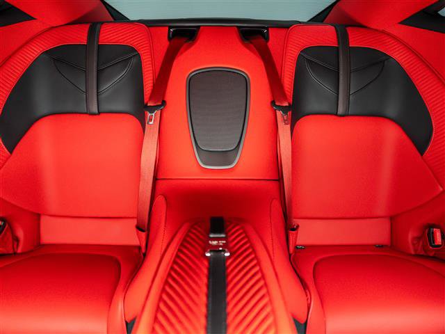 Used 2023 Aston Martin DBS Coupe image 38