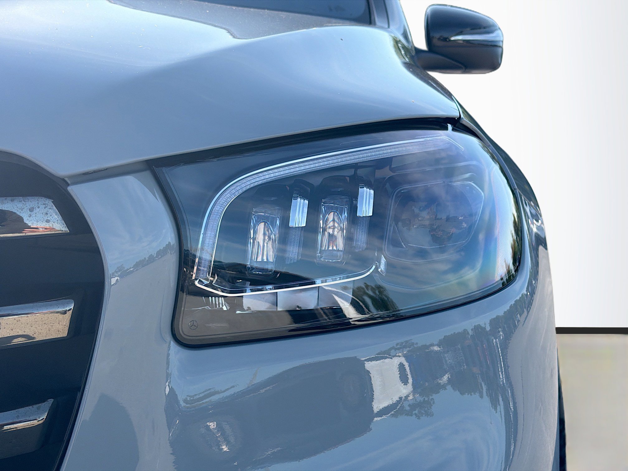 Used 2025 Mercedes-Benz GLS 580 4MATIC image 9