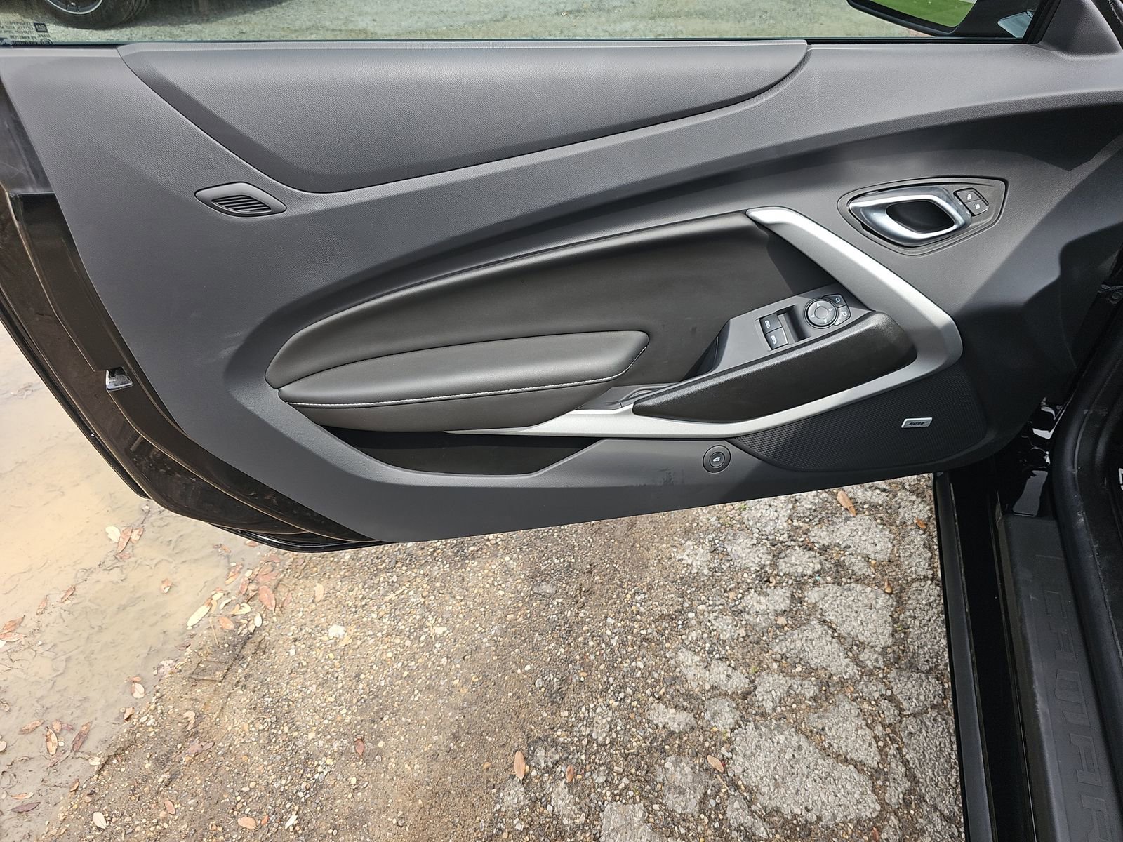 Used 2022 Chevrolet Camaro LT w/ RS Package image 16