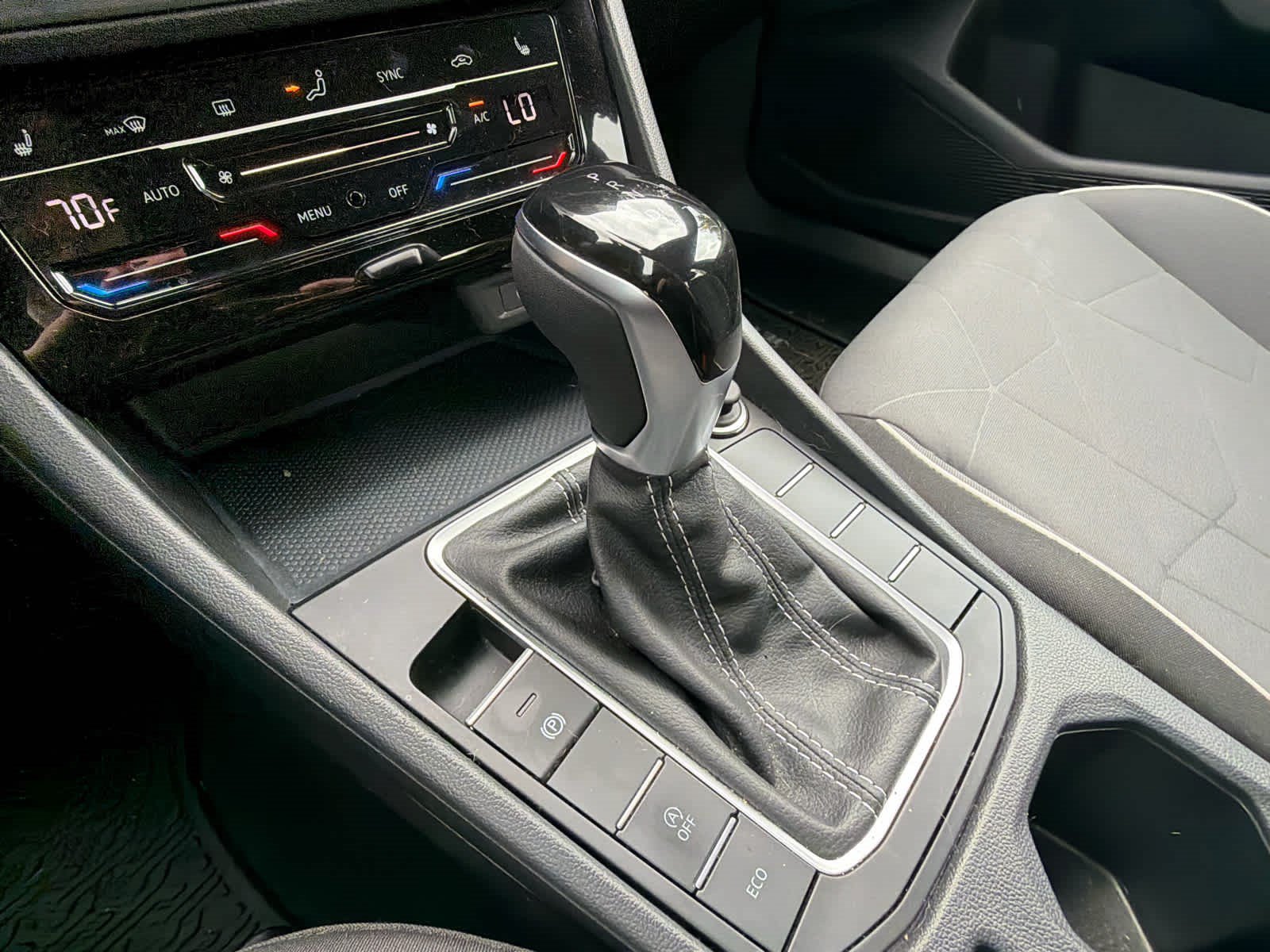 Used 2026 Volkswagen Jetta Sport FWD image 28
